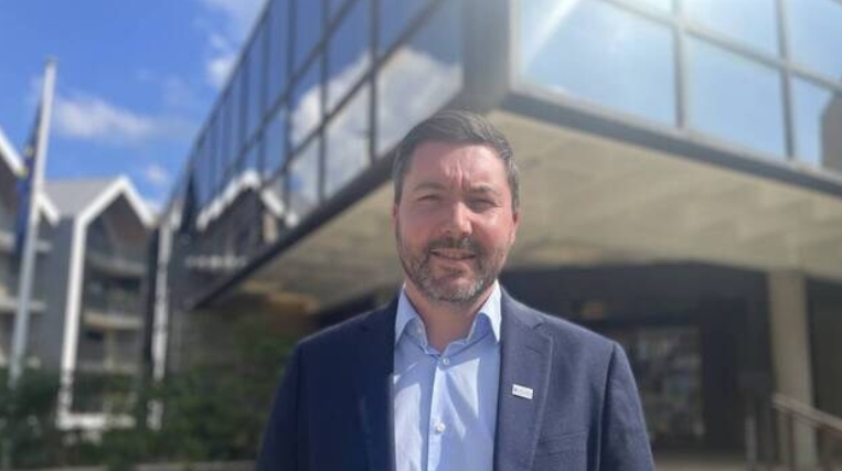 Kévin Faure dénonce la dérive autoritaire du président du Département, Maël De Calan.